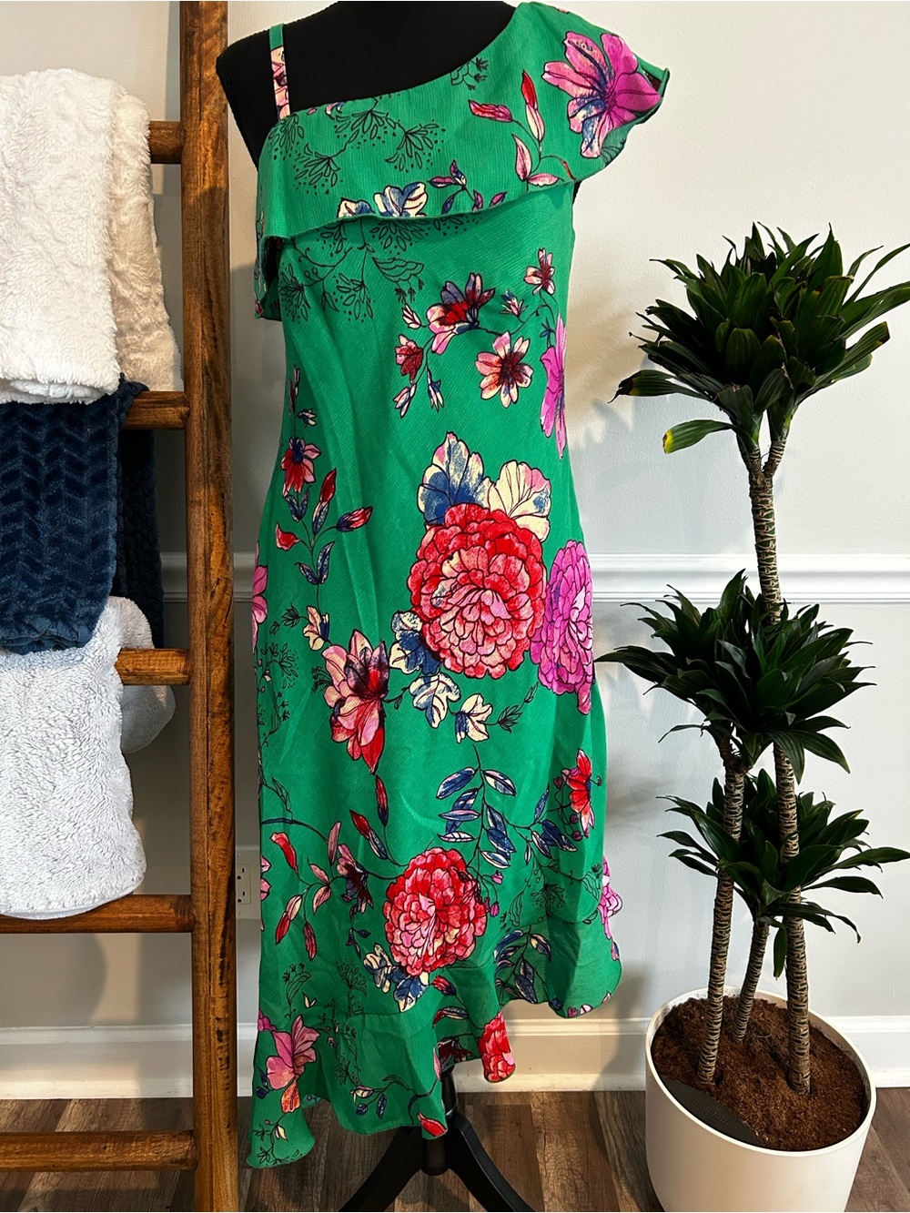 CHRIS McLaughlin Green One-Shoulder Floral Ruffle Dress Size 8